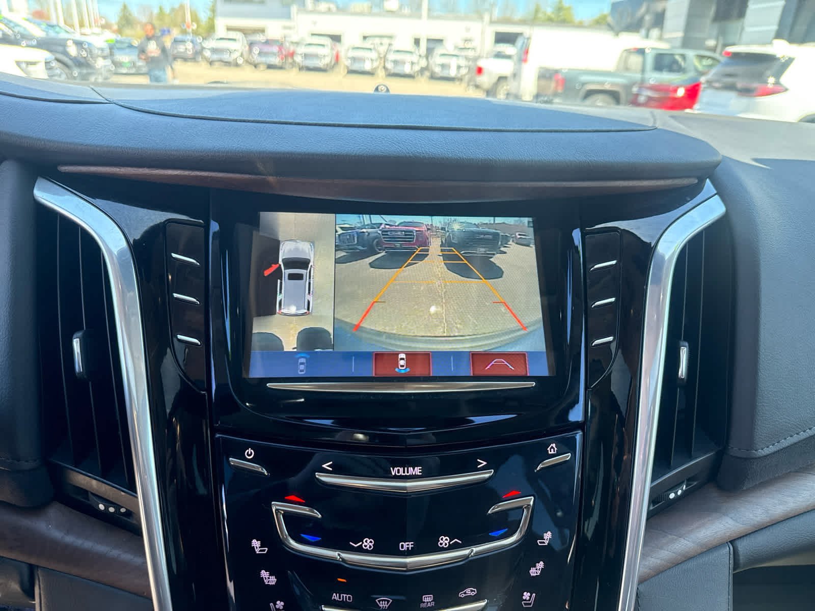 Used 2020 Cadillac Escalade Luxury AWD/4WD image 19