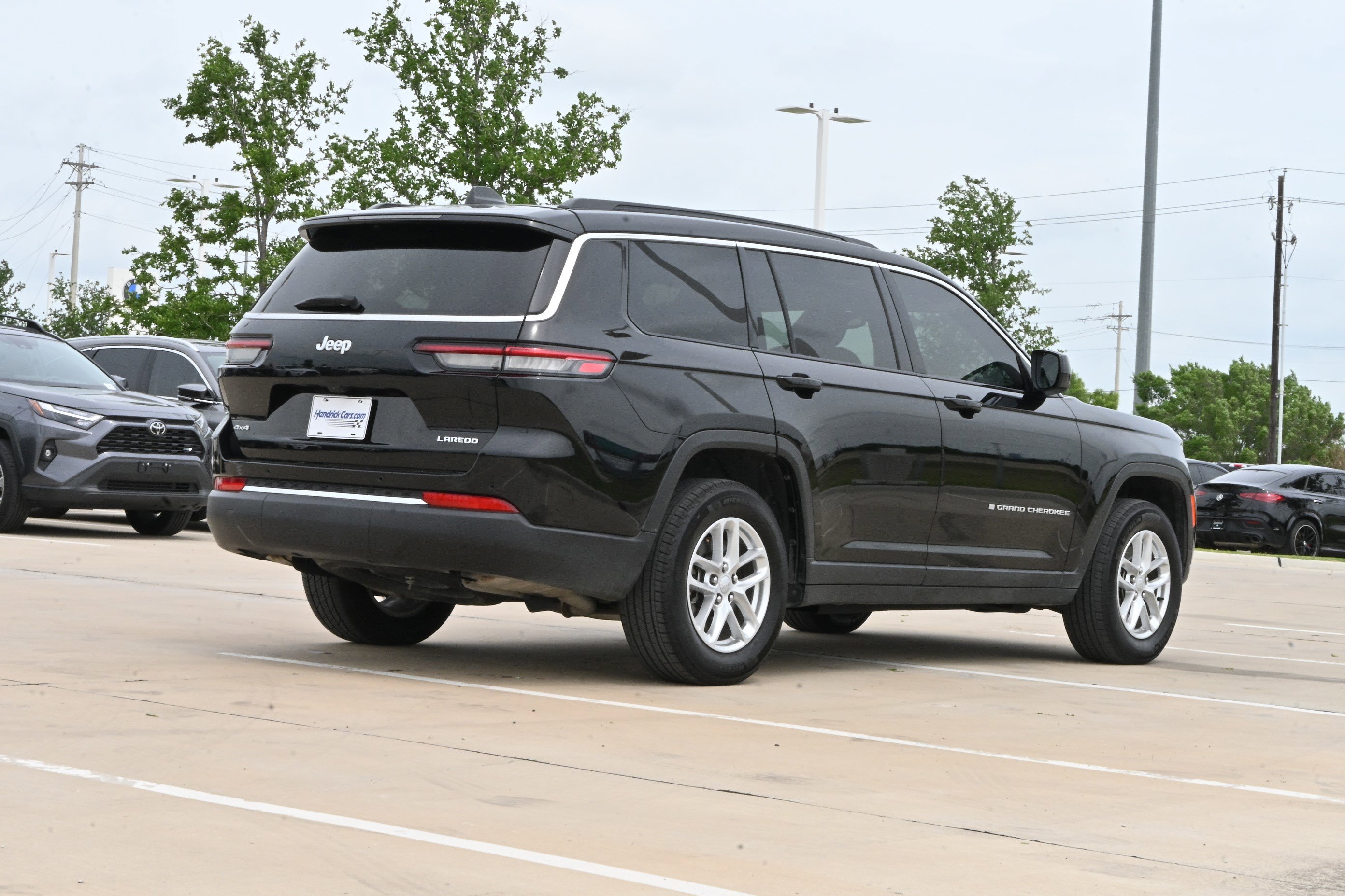 Used 2024 Jeep Grand Cherokee L Laredo w/ Luxury Tech Group I AWD/4WD image 9