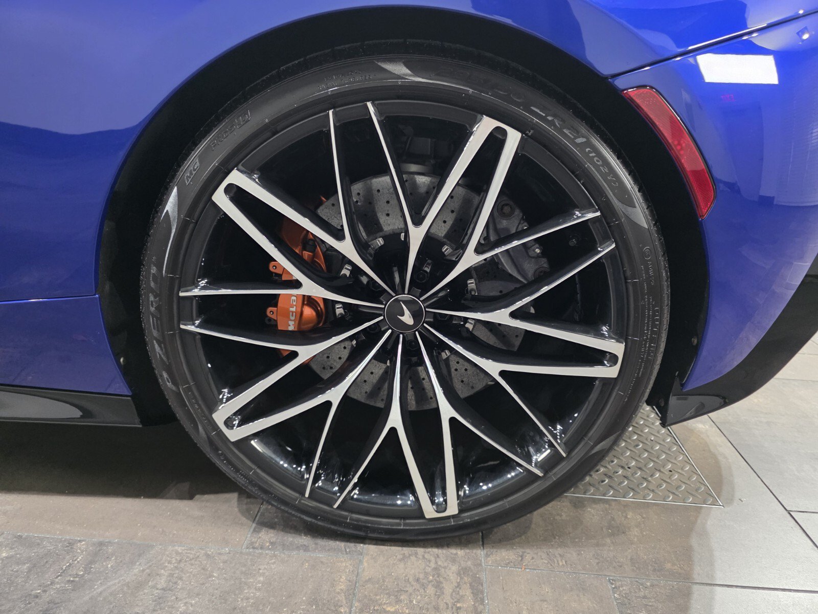 Used 2023 McLaren GT RWD image 10