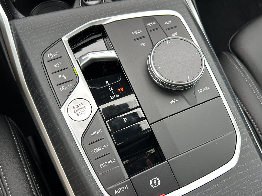 New 2026 BMW 330i Sedan RWD image 28