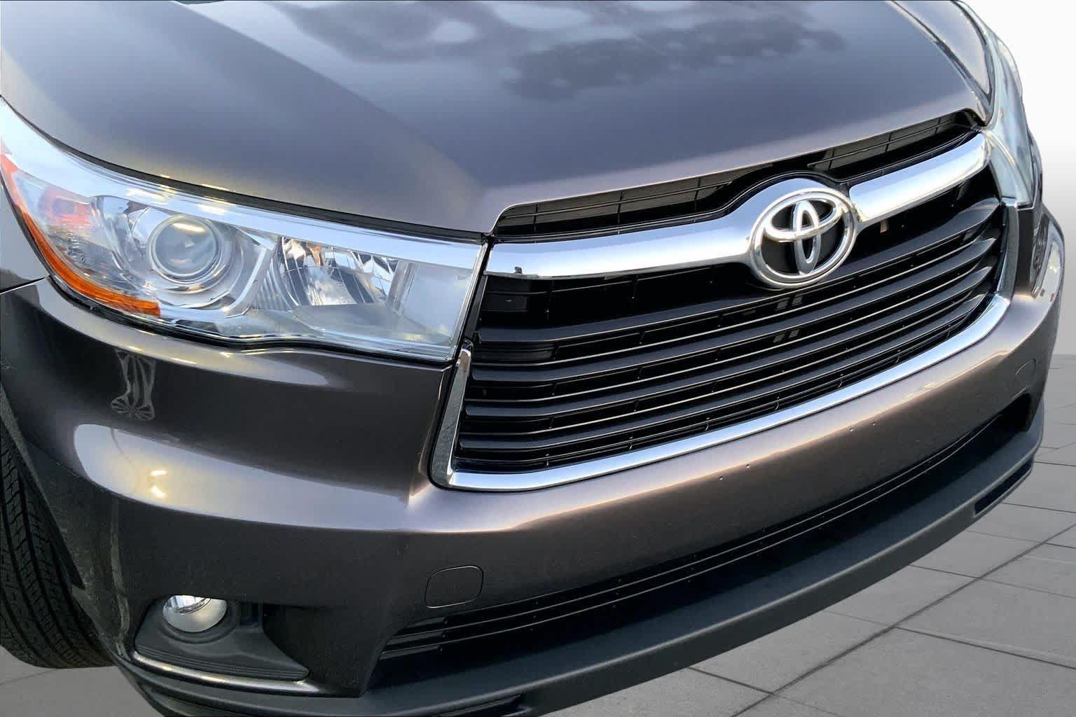 Used 2016 Toyota Highlander XLE FWD image 29