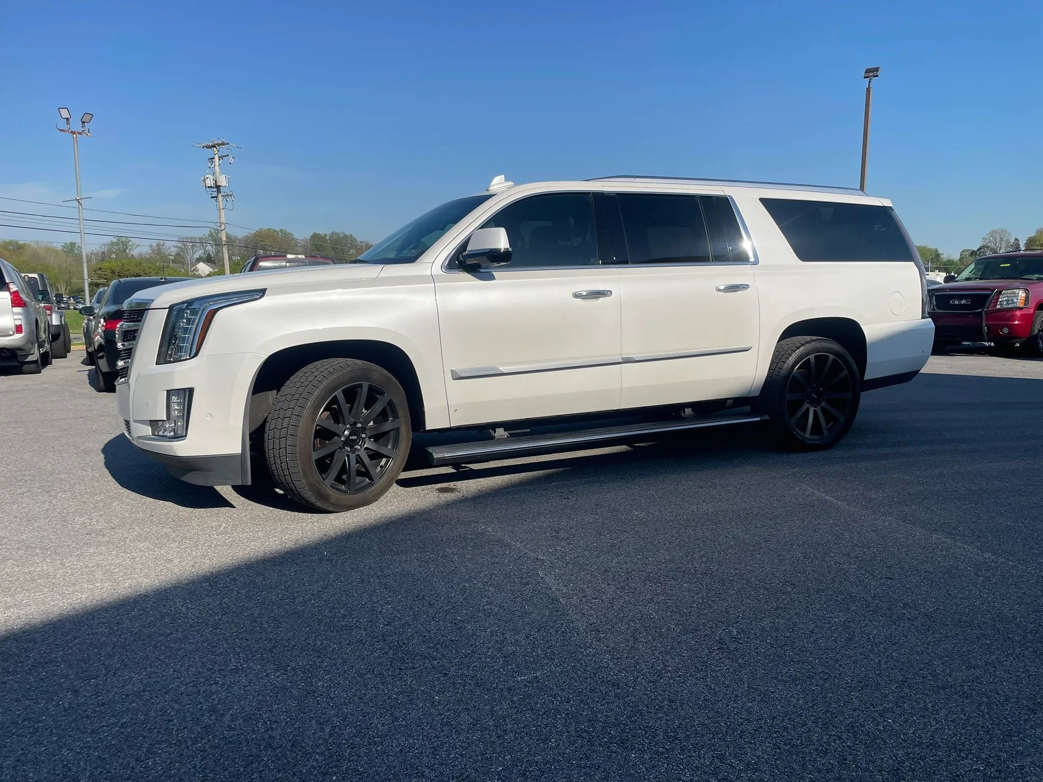 Used 2018 Cadillac Escalade ESV Premium Luxury AWD/4WD image 7