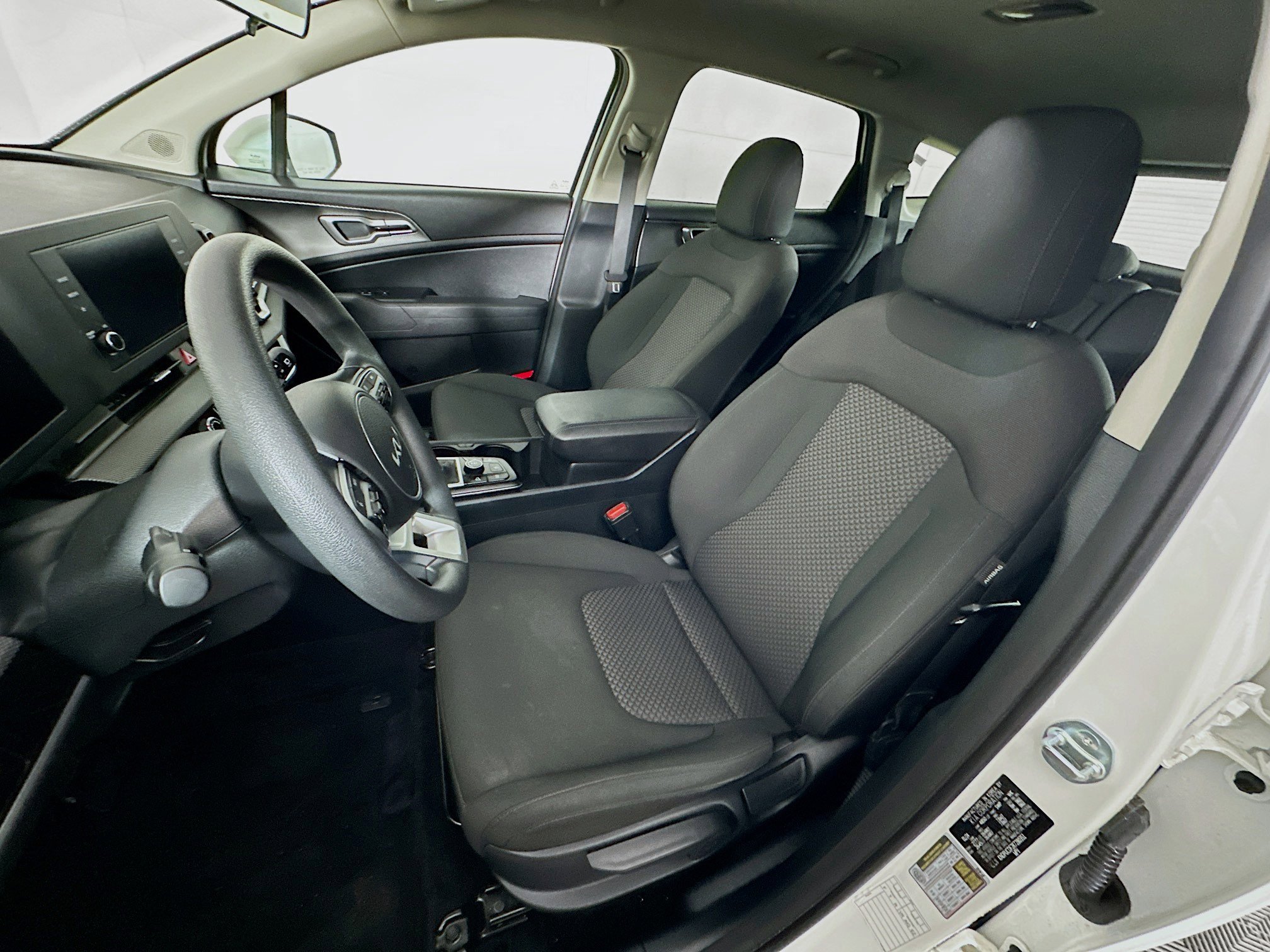 Used 2024 Kia Sportage LX image 13