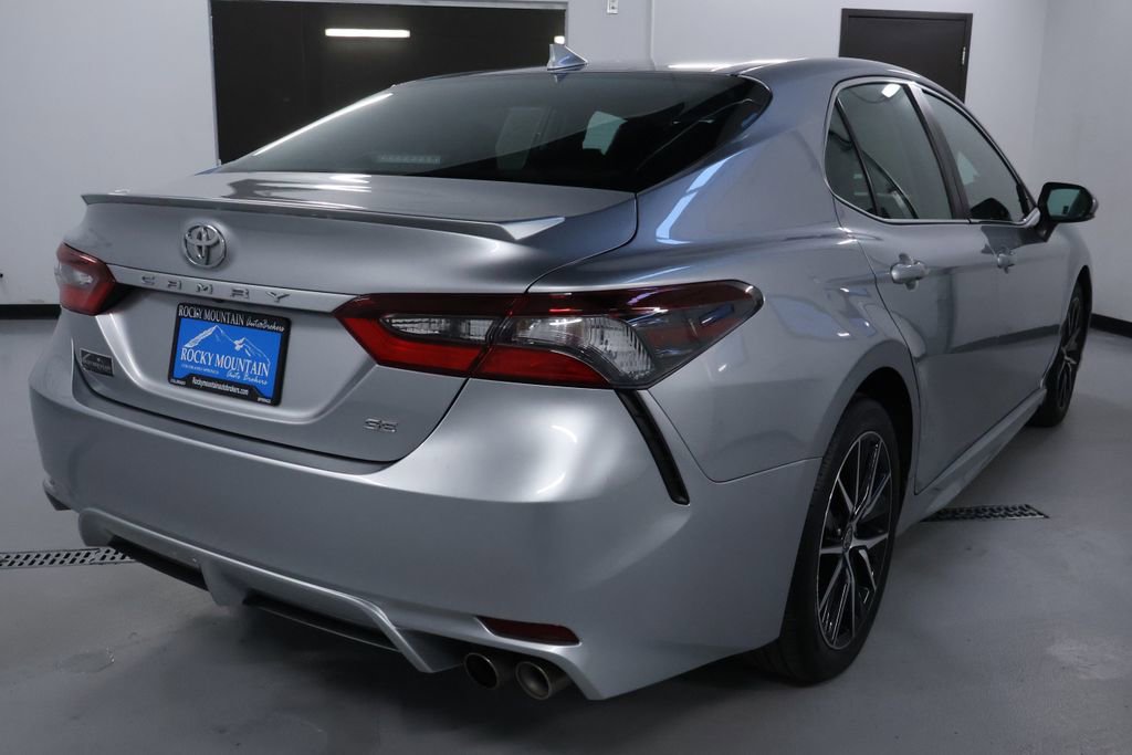 Used 2023 Toyota Camry SE image 7
