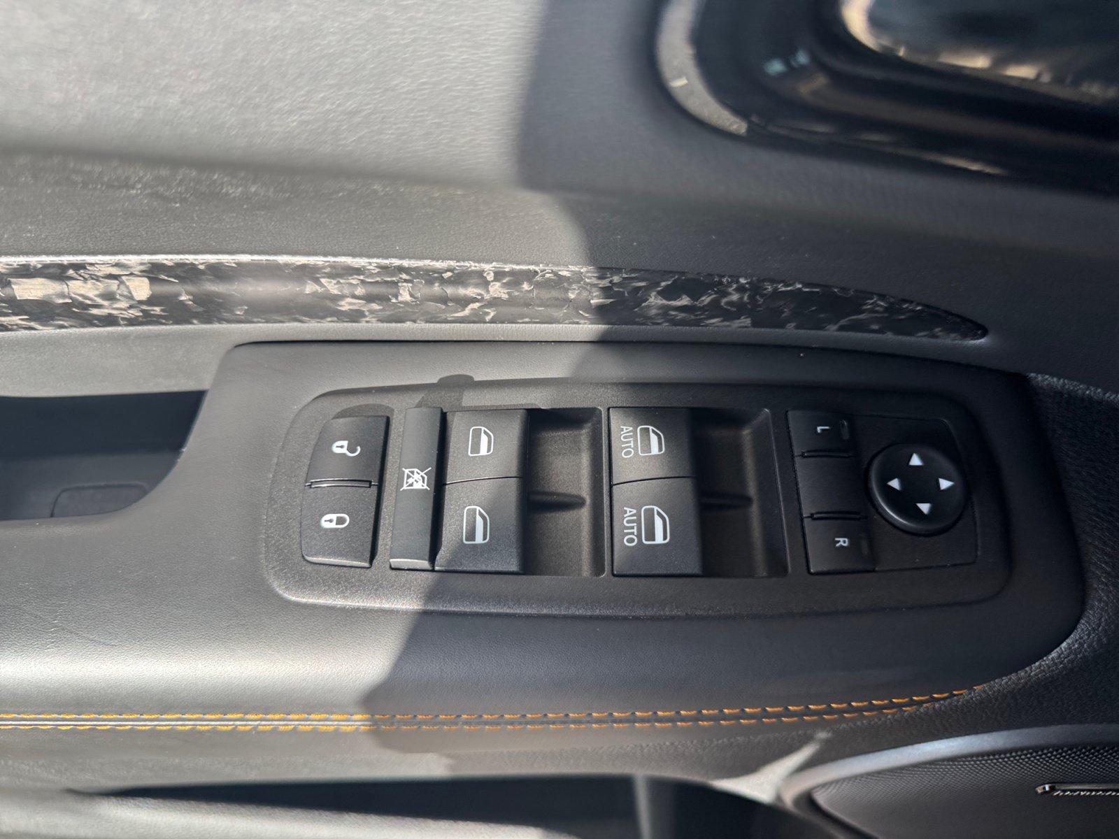 Used 2023 Dodge Durango R/T w/ Hemi Orange Plus Package AWD/4WD image 12