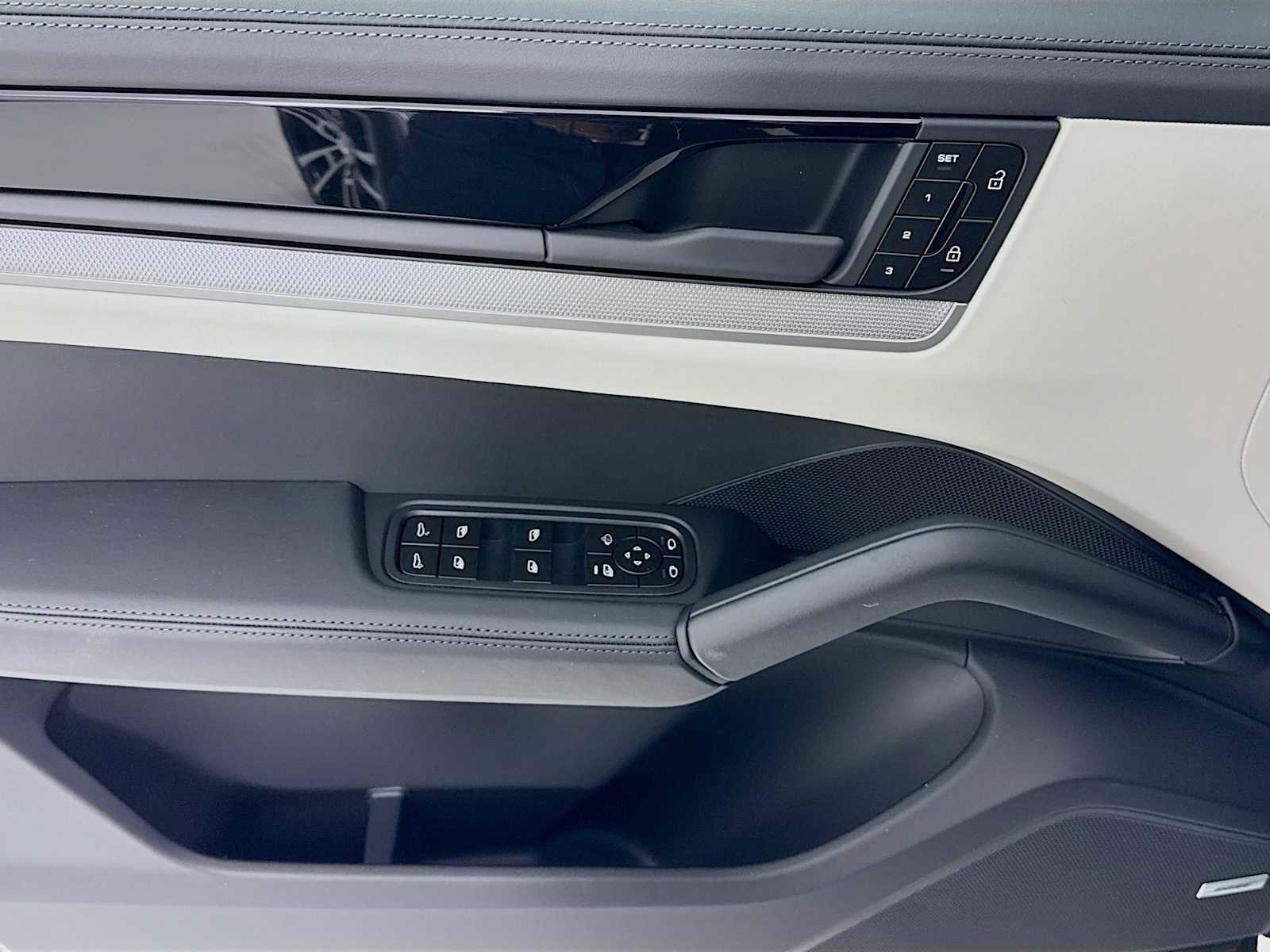 New 2026 Porsche Cayenne image 11