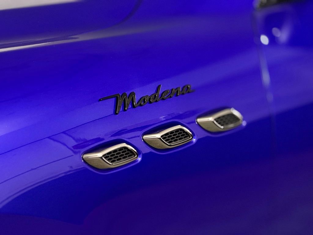 Used 2023 Maserati Levante Modena AWD/4WD image 11