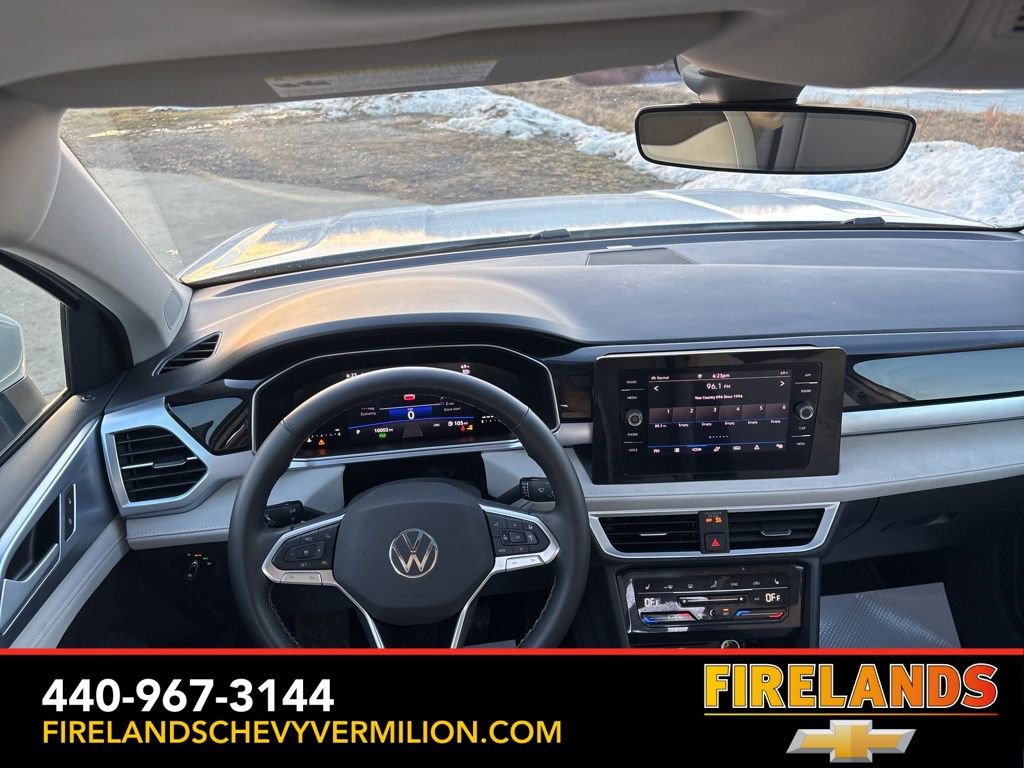 Used 2025 Volkswagen Taos SE image 44