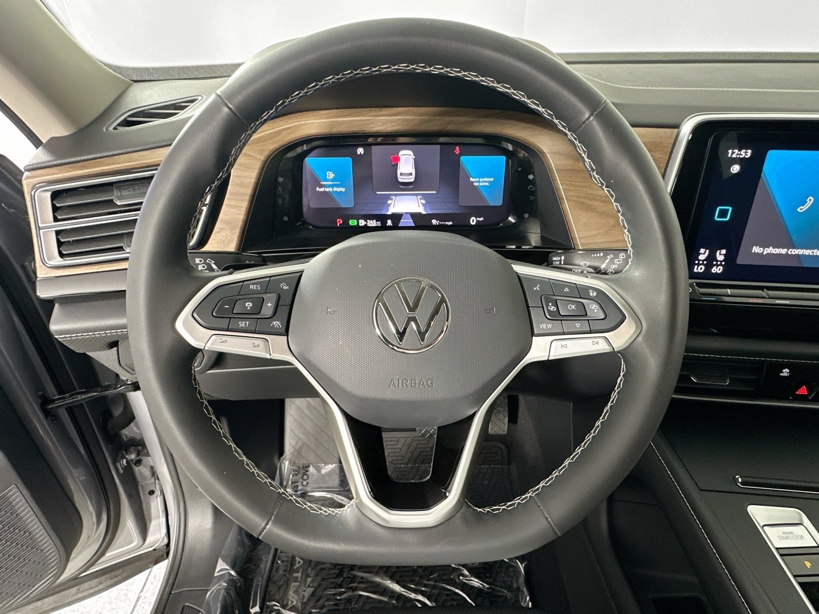 Used 2024 Volkswagen Atlas SE FWD image 11