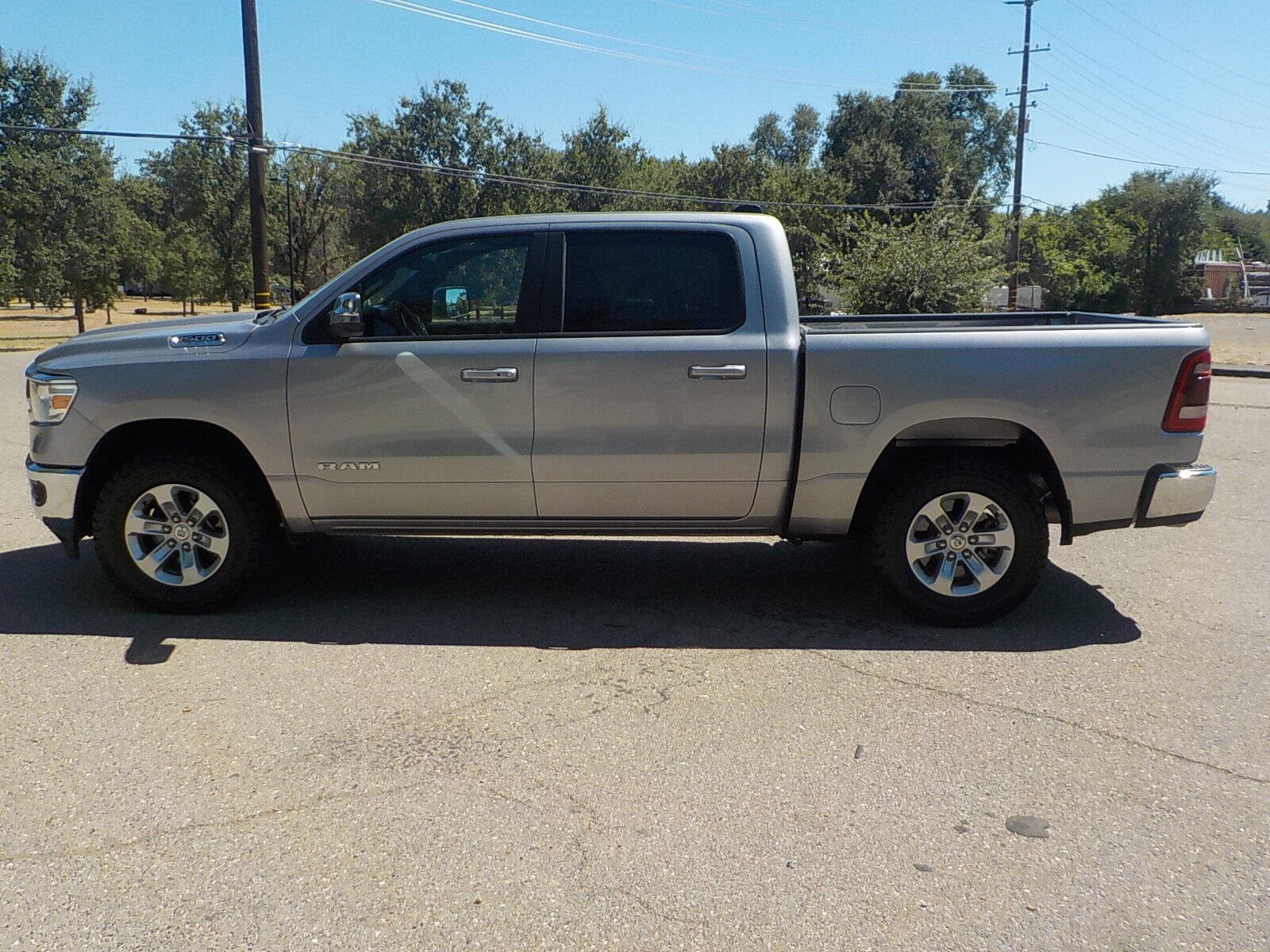 Used 2024 RAM 1500 Laramie AWD/4WD image 7