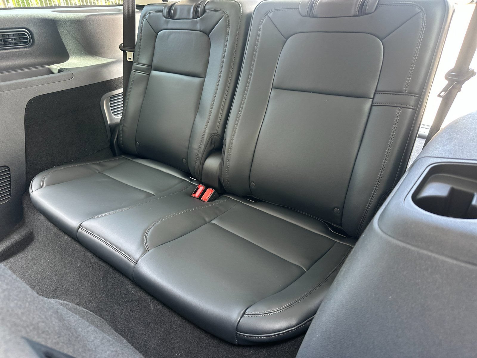 New 2026 Lincoln Aviator Reserve w/ Jet Appearance Package RWD image 14