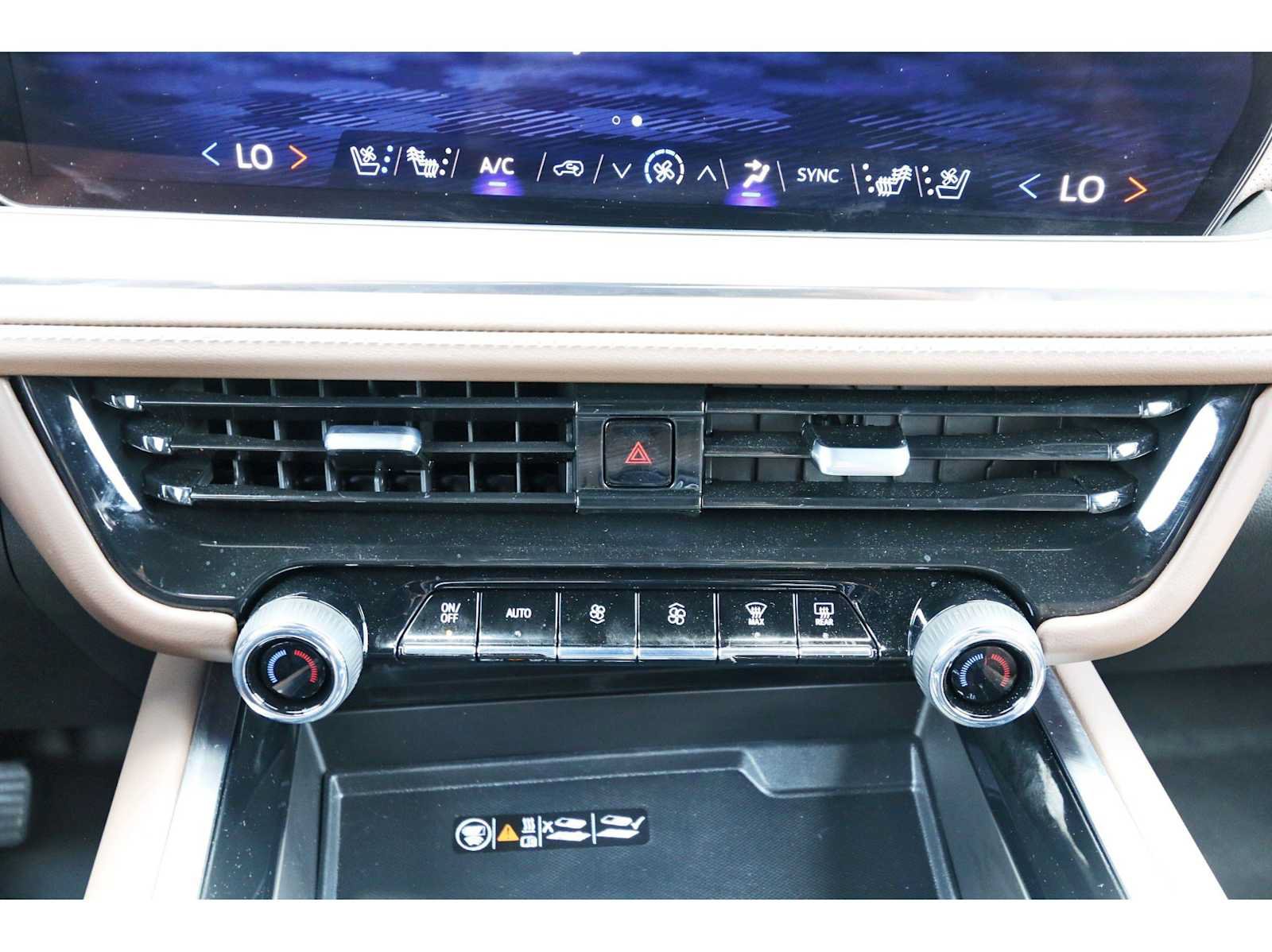 Used 2025 Chevrolet Tahoe High Country AWD/4WD image 26