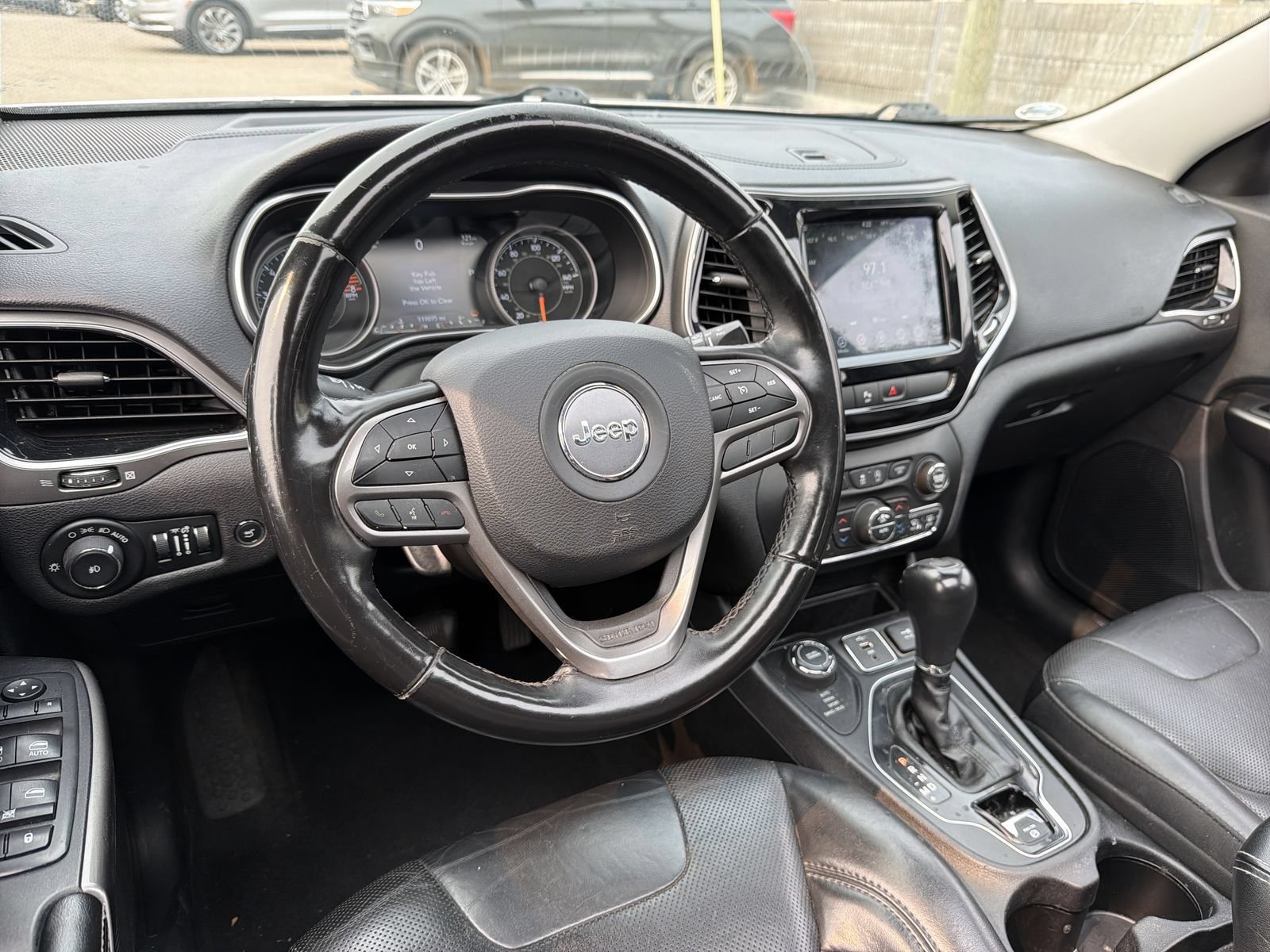 Used 2019 Jeep Cherokee Limited AWD/4WD image 16