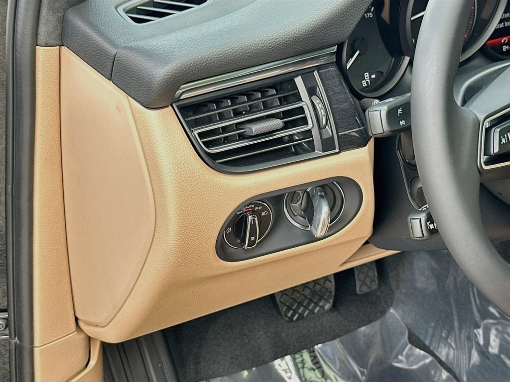 New 2026 Porsche Macan AWD/4WD image 11