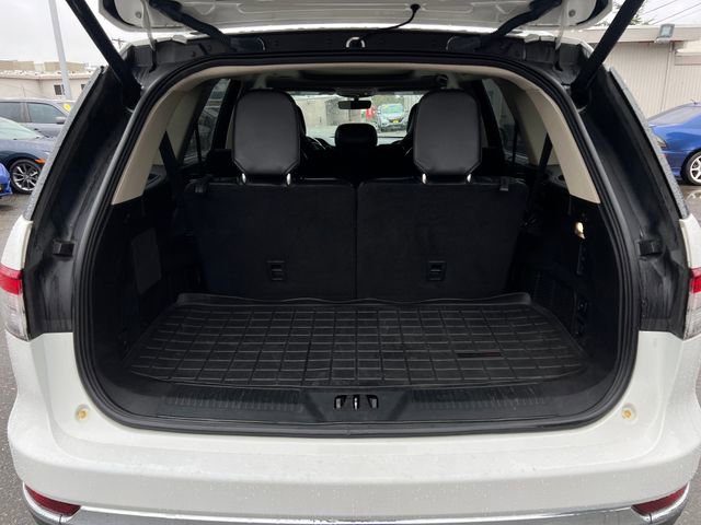 Used 2020 Lincoln Aviator Reserve w/ Equipment Group 202A image 17
