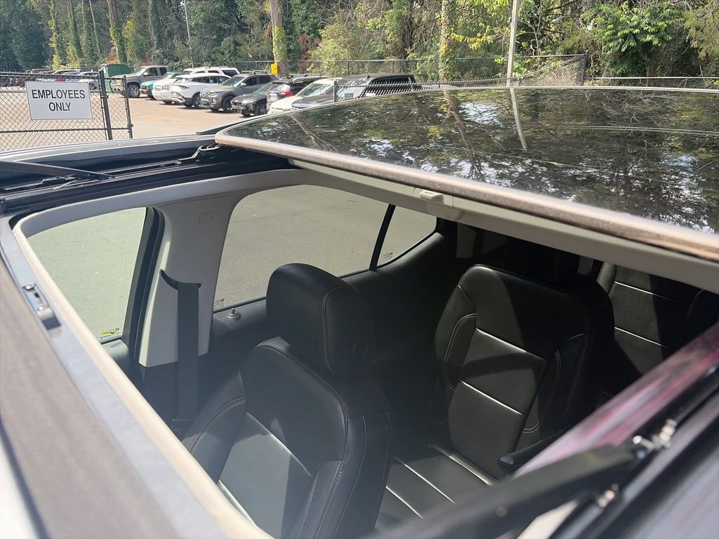 Used 2019 Chevrolet Traverse LT w/ LT Premium Package FWD image 23