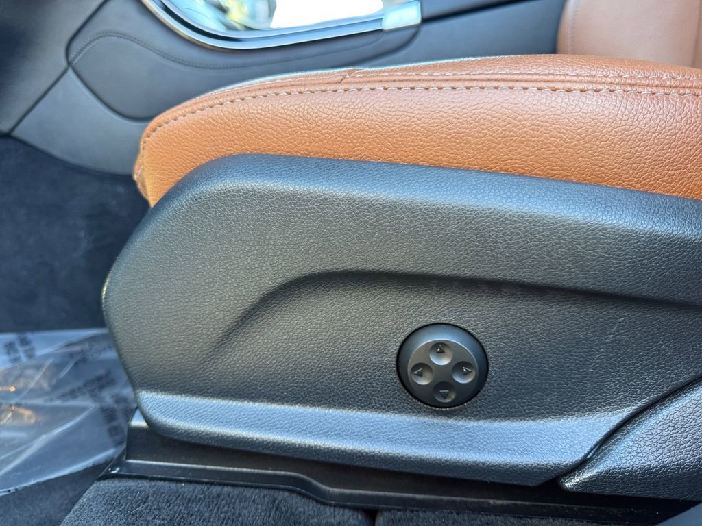 Used 2020 Mercedes-Benz GLC 300 4MATIC Coupe image 10