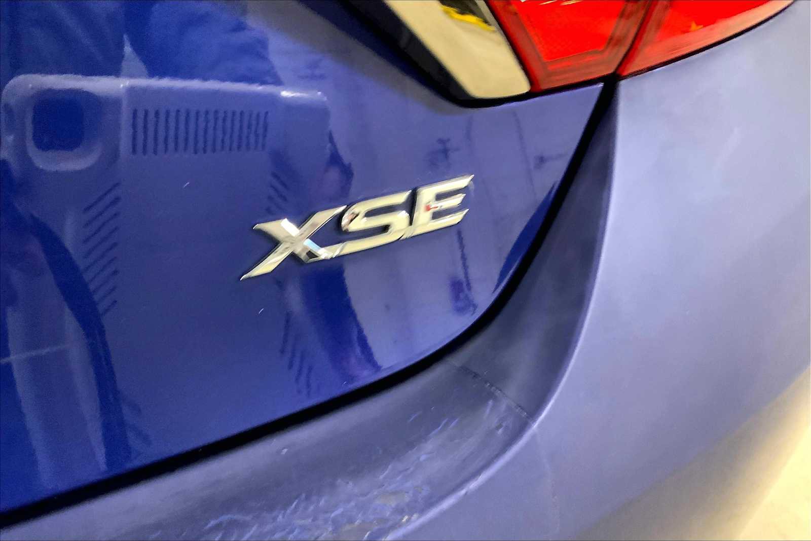 Used 2015 Toyota Camry XSE image 14