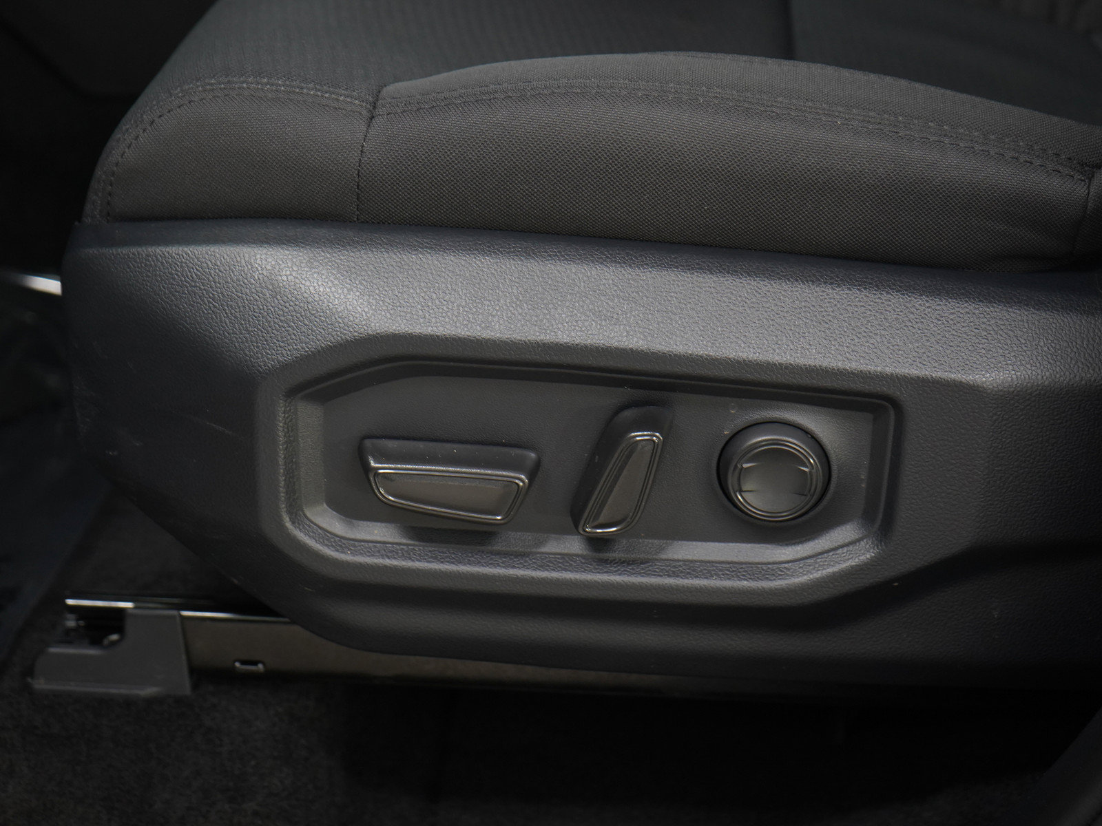 Used 2026 Toyota Tundra SR5 w/ SR5 Convenience Package AWD/4WD image 24