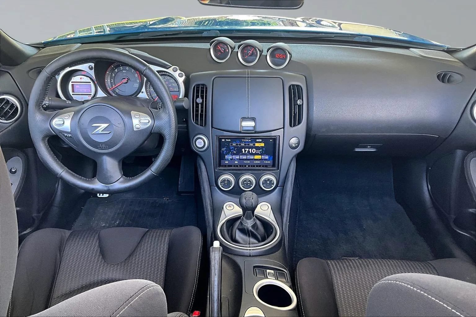 Used 2010 Nissan 370Z Roadster RWD image 7