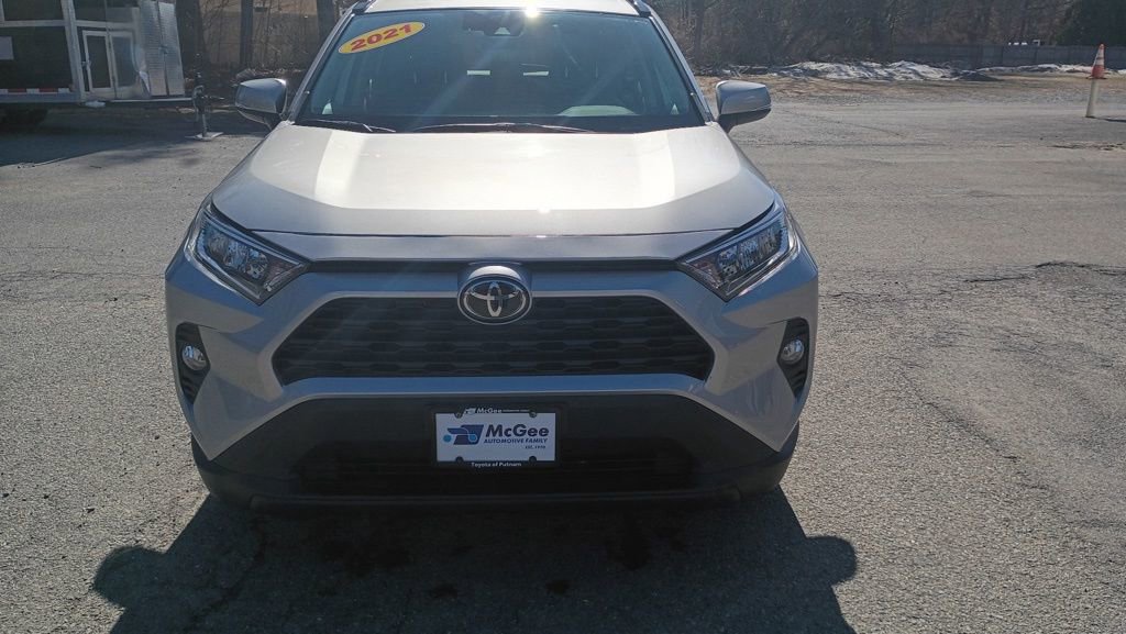 Used 2021 Toyota RAV4 XLE w/ Convenience Package image 15