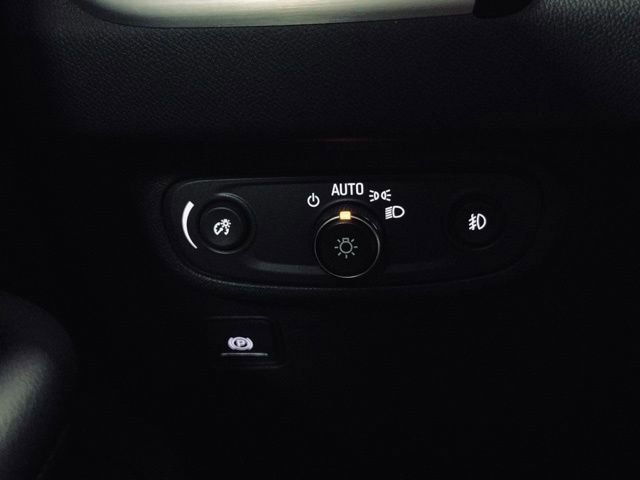 Used 2023 GMC Terrain SLT w/ Infotainment Package II image 29