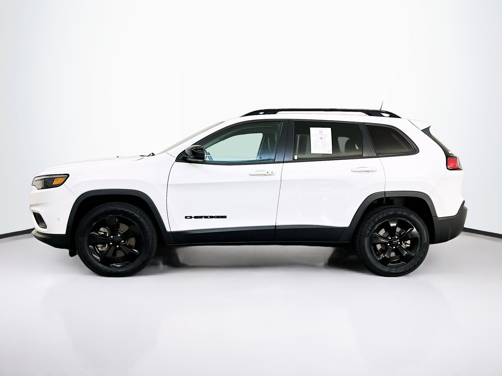Used 2023 Jeep Cherokee Altitude Lux image 4
