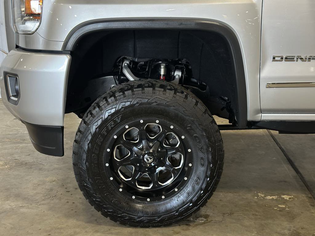 Used 2018 GMC Sierra 2500 Denali w/ Duramax Plus Package image 15