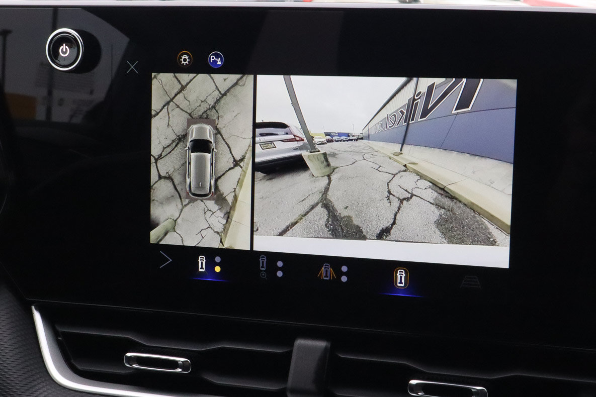 Used 2025 Chevrolet Equinox LT w/ Convenience Package II FWD image 13