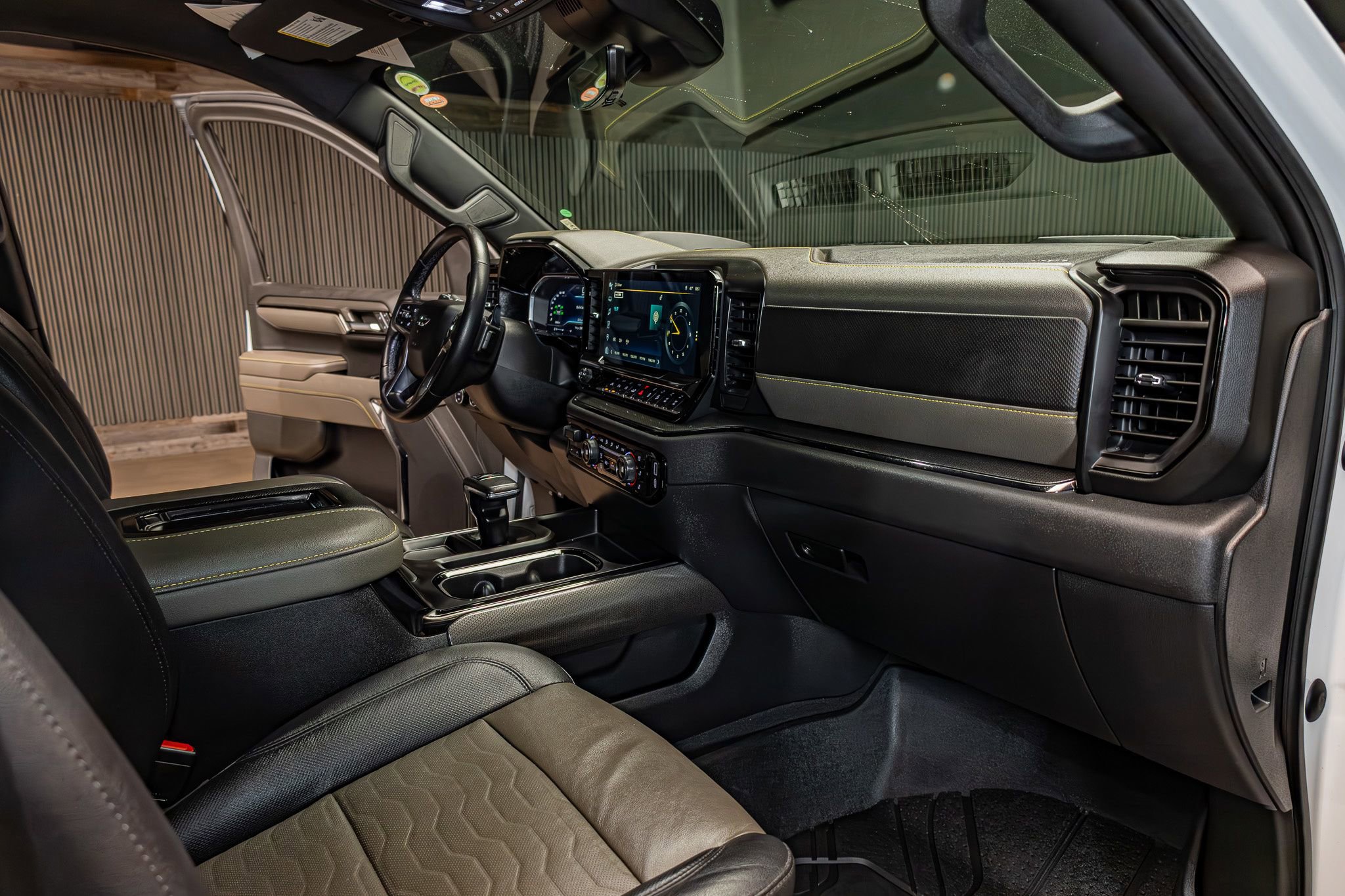 Used 2022 Chevrolet Silverado 1500 ZR2 w/ Technology Package image 15