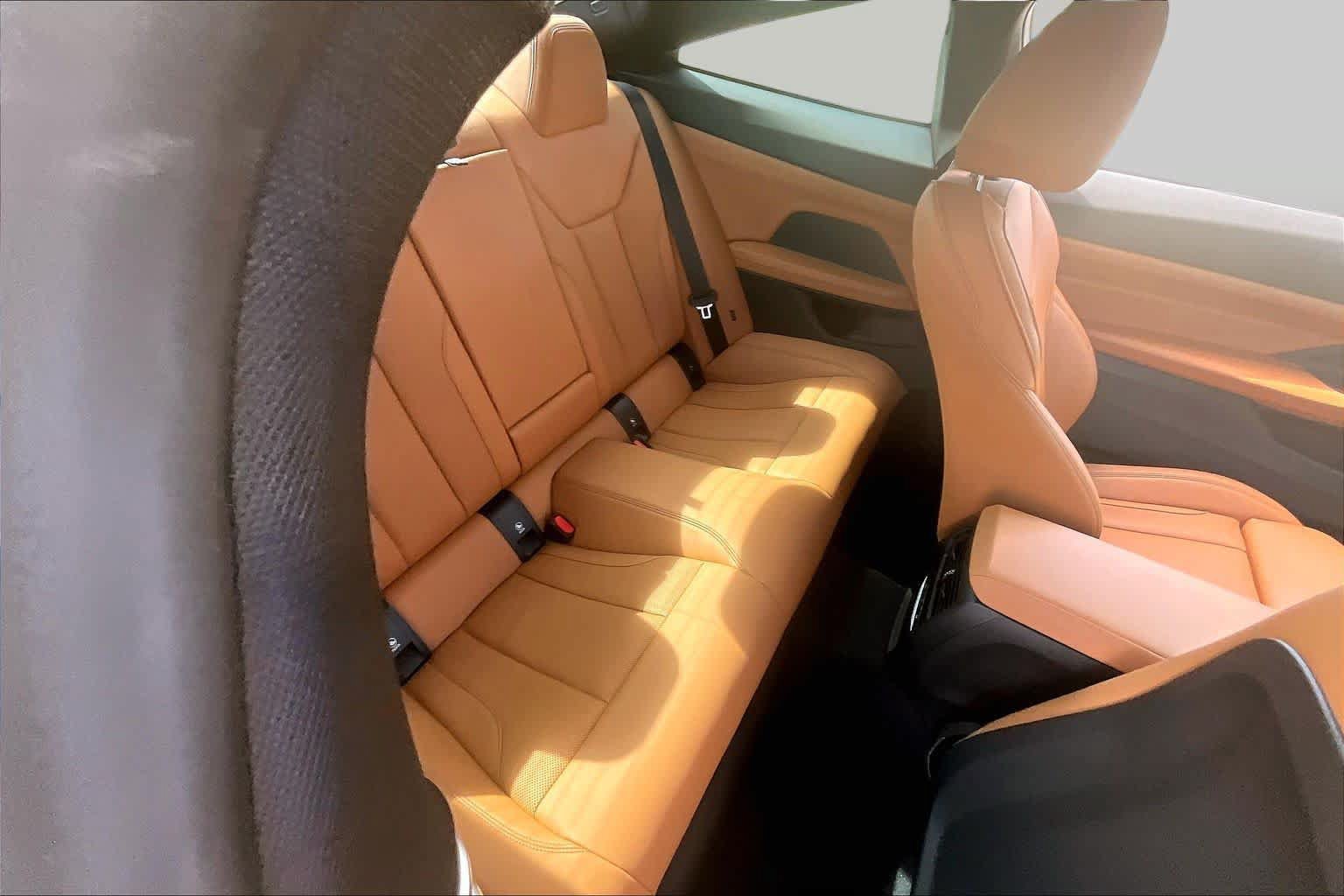 Used 2024 BMW M440i Coupe RWD image 16
