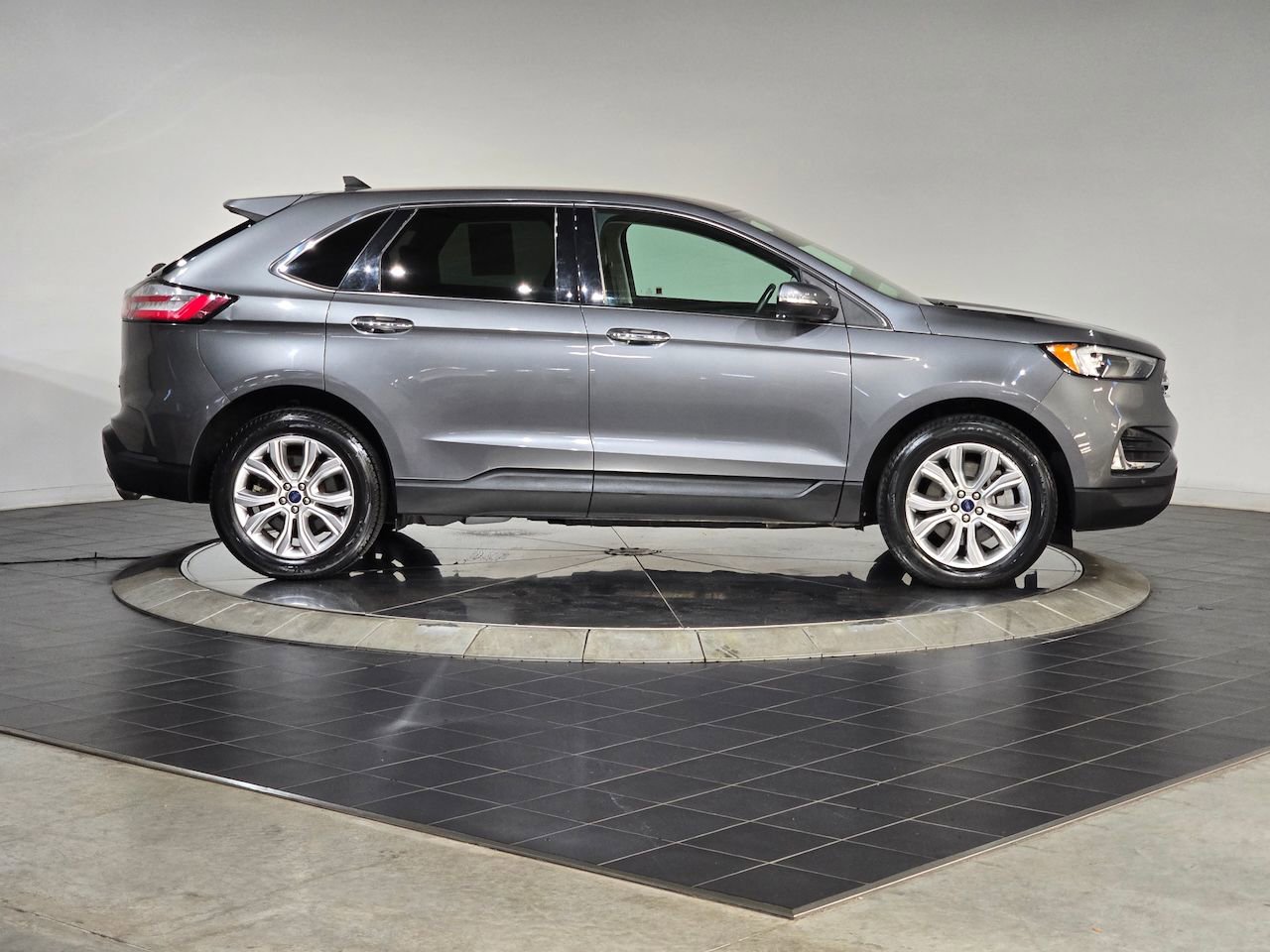 Used 2022 Ford Edge Titanium image 12
