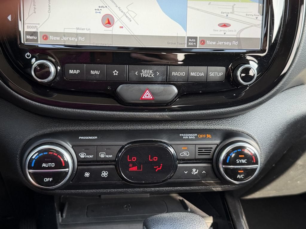 Certified 2022 Kia Soul S FWD image 23