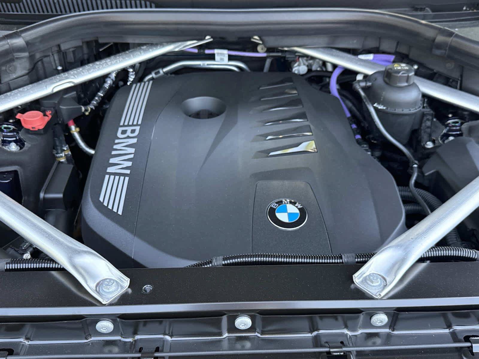 New 2026 BMW X7 xDrive40i w/ M Sport Package AWD/4WD image 13