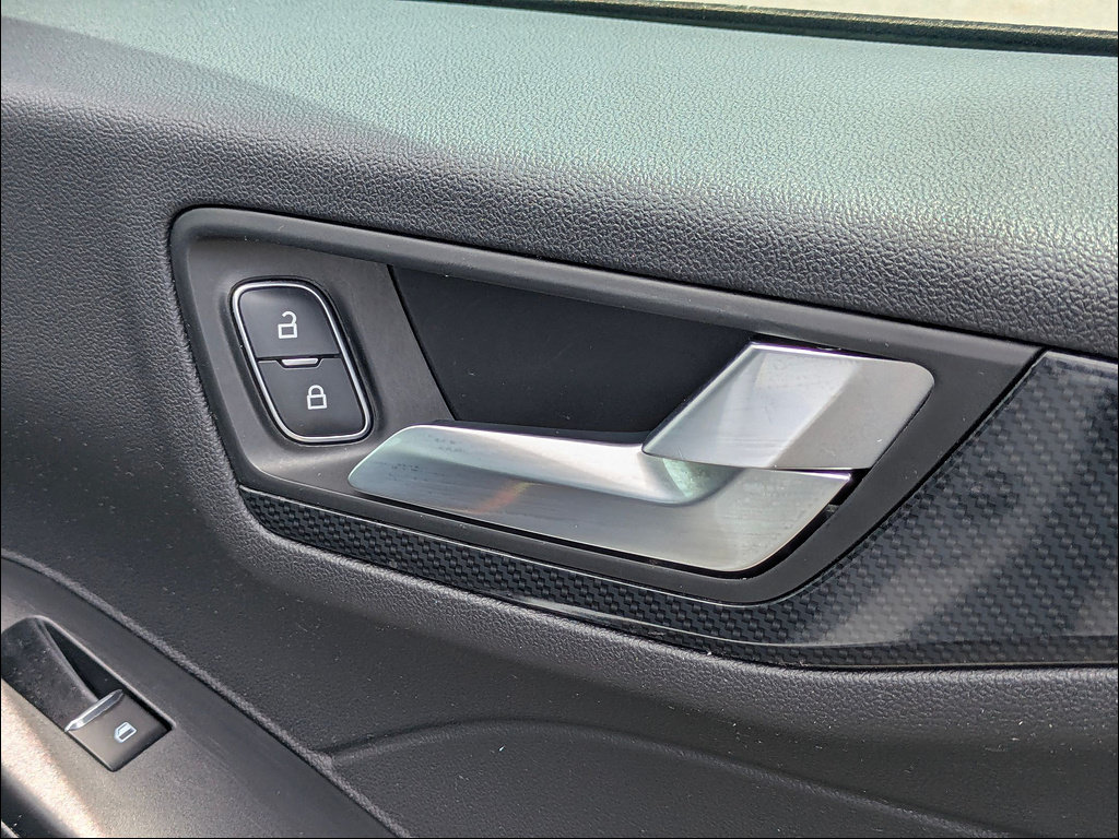 Used 2025 Ford Escape ST-Line FWD image 33