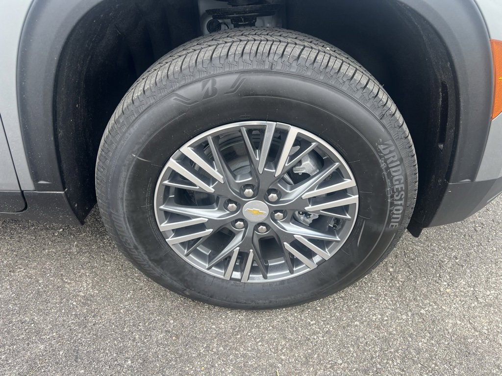 New 2025 Chevrolet Traverse LT image 36