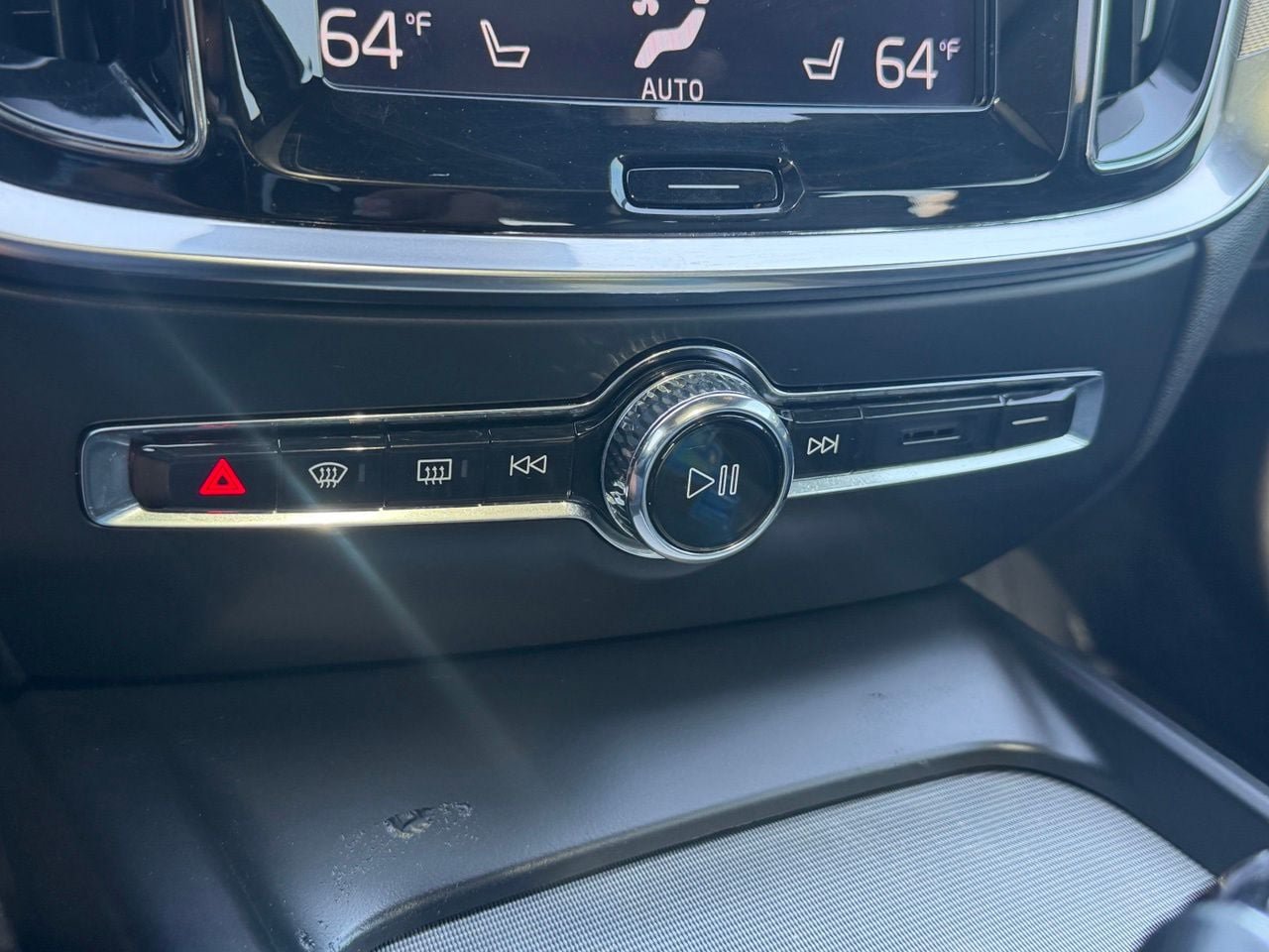 Used 2020 Volvo V60 T6 R-Design FWD image 22