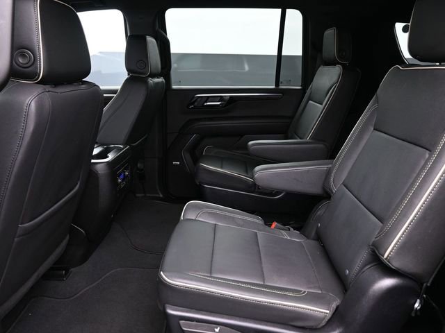 Used 2025 Chevrolet Suburban Premier AWD/4WD image 11