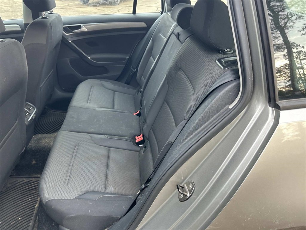 Used 2016 Volkswagen Golf S image 14