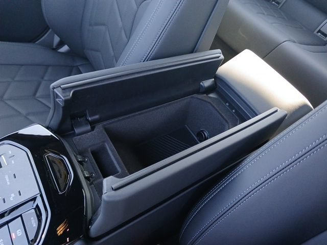 New 2026 BMW 530i RWD image 23