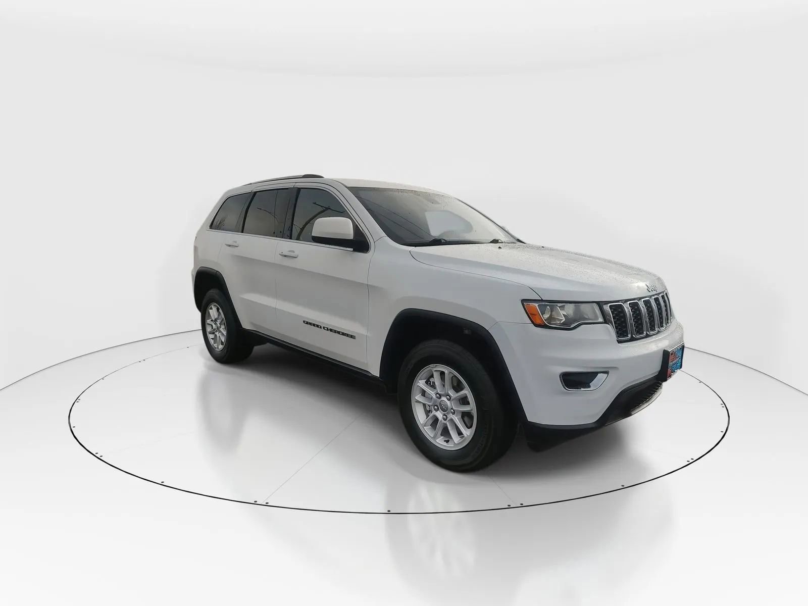 Used 2020 Jeep Grand Cherokee Laredo AWD/4WD image 2