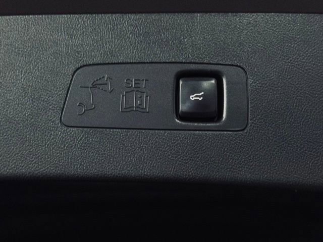 Used 2022 Lincoln Corsair AWD w/ Equipment Group 101A image 12