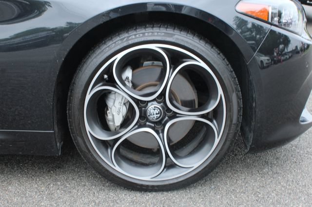 Used 2024 Alfa Romeo Giulia Ti AWD/4WD image 37