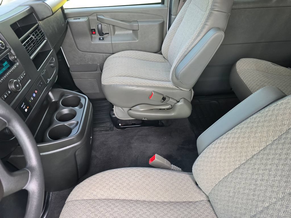 Used 2025 Chevrolet Express 3500 LT w/ LT Preferred Equipment Group RWD image 26