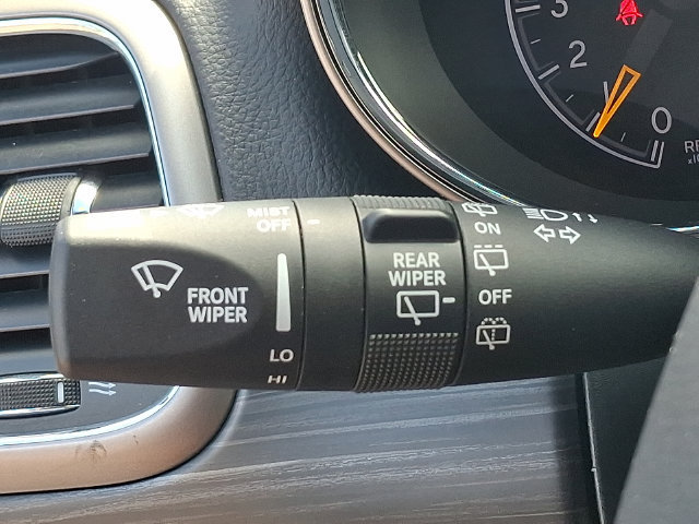 Used 2019 Jeep Grand Cherokee Laredo AWD/4WD image 24