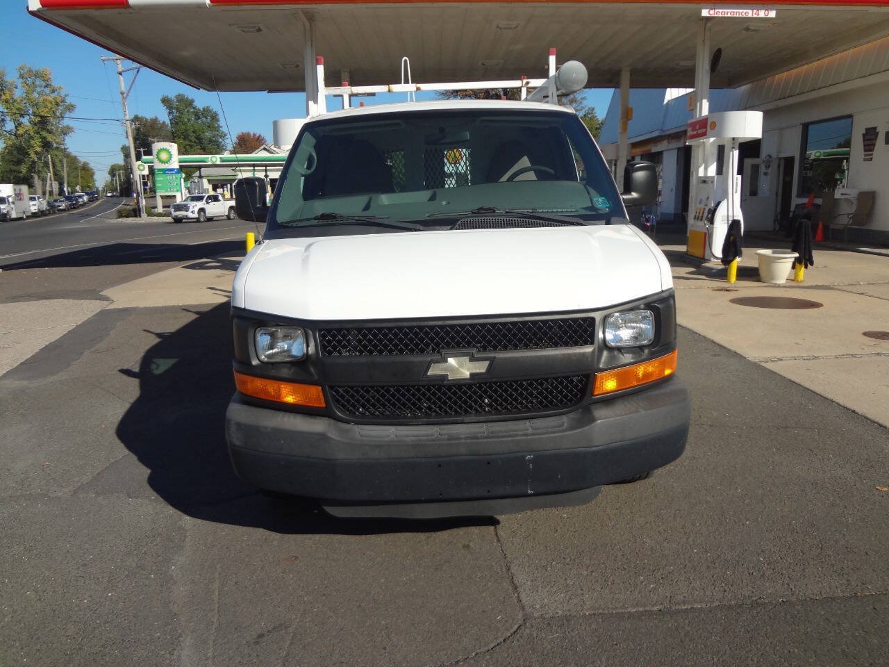 Used 2015 Chevrolet Express 2500 RWD image 7