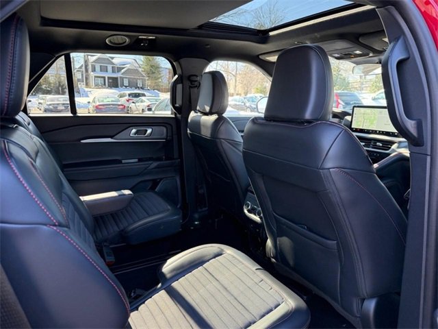 Used 2025 Ford Explorer ST-Line image 10