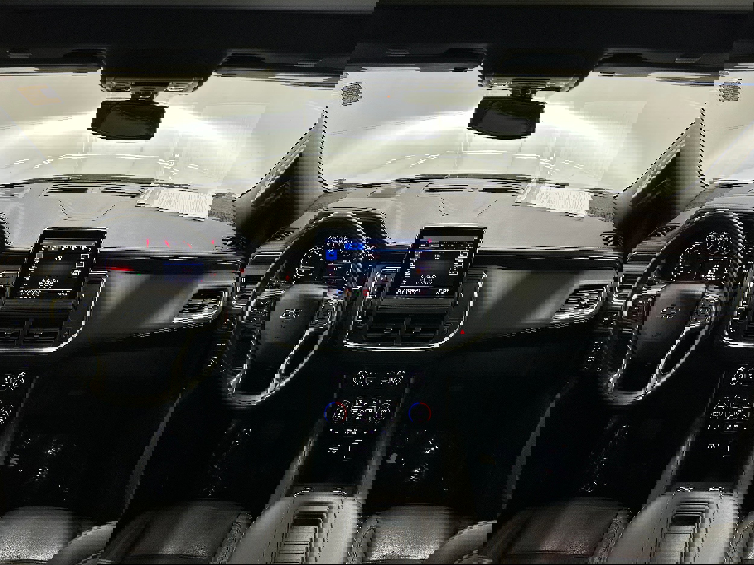 Used 2021 Chevrolet Suburban Z71 AWD/4WD image 15