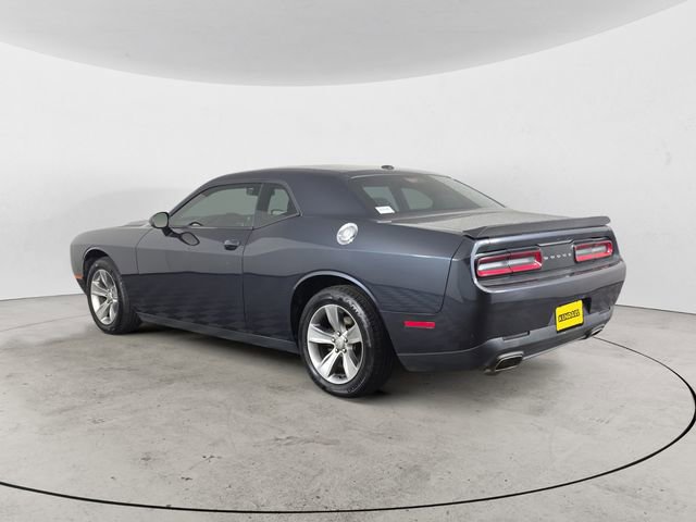 Used 2017 Dodge Challenger SXT image 3