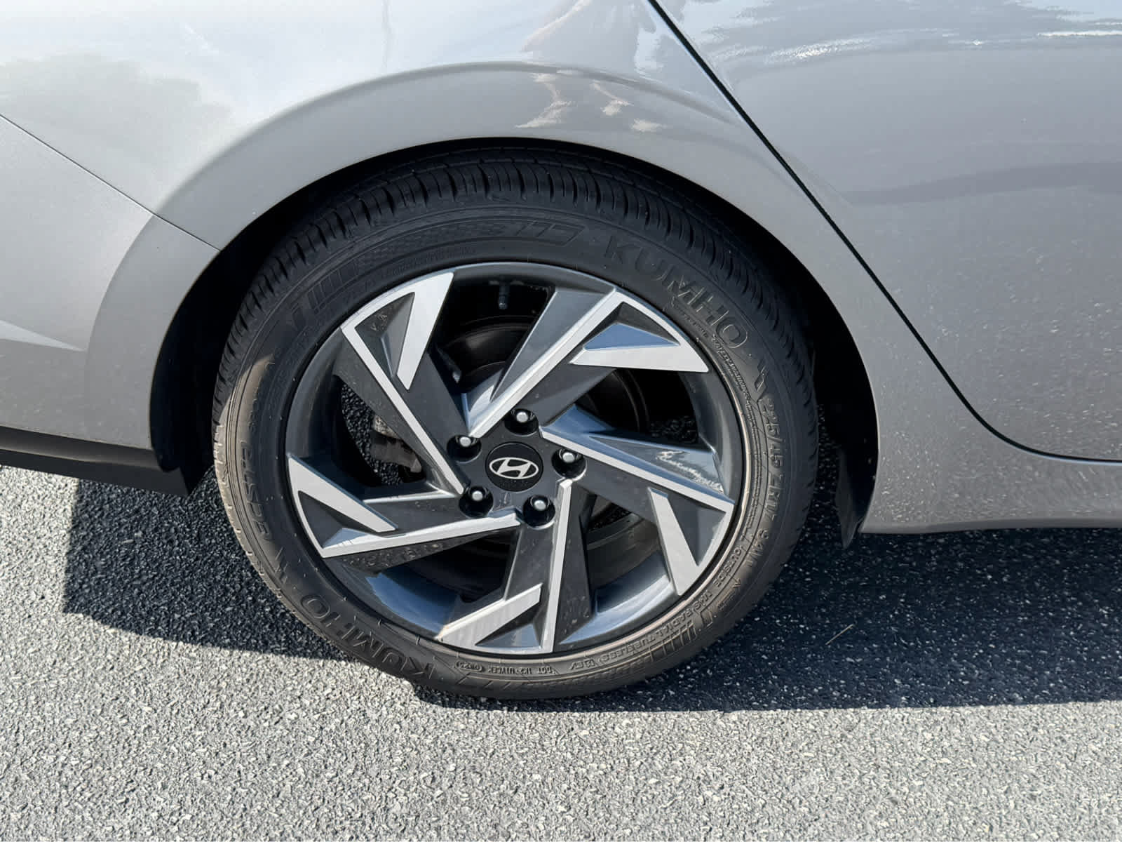 Used 2024 Hyundai Elantra Limited FWD image 10